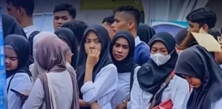 Menaker Yassierli Tegaskan: Tak Ada Lagi Diskriminasi Usia dalam Lowongan Kerja menaker hapus batas usia pencaker