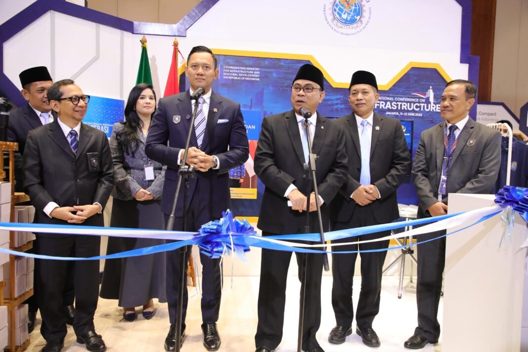 AHY resmikan koperasi Kopri di Kemenko Infra