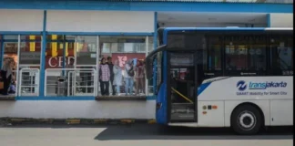 busway transjakarta koridor 13