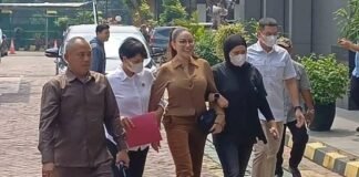 Nikita Mirzani ke rutan pondok bambu