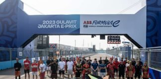 Kembali jadi Tuan Rumah, Ini Jumlah Tim dan Pebalap Formula E yang akan Balapan di Jakarta para pebalap Formula E foto bersama di sirkuit Formula E Jakarta