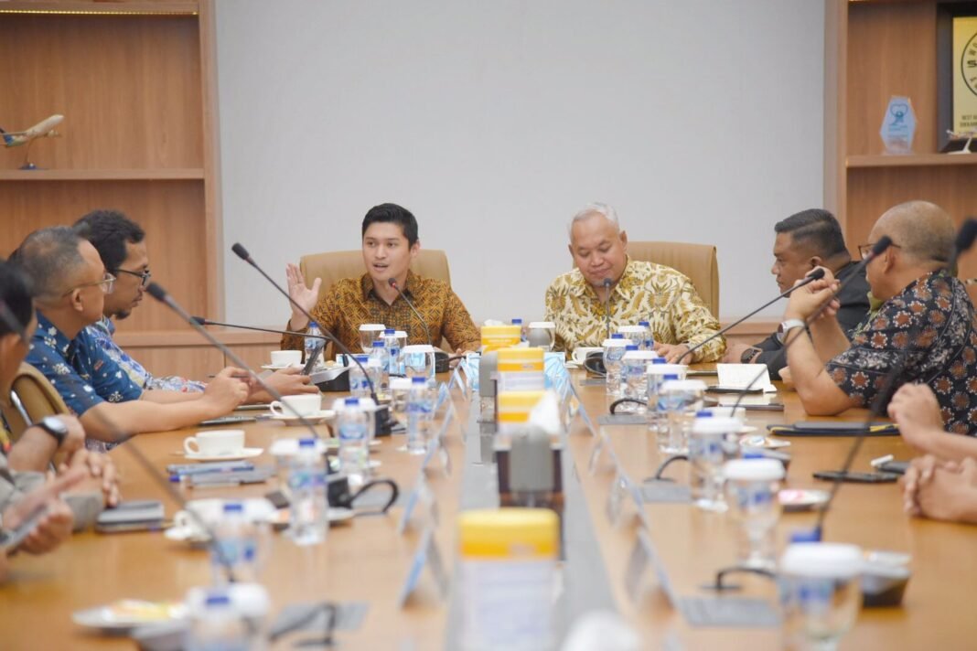 rizki BURT BURT DPR
