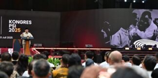 Presiden Prabowo Subianto memberikan sambutan dalam Kongres PSI 2025, menyoroti capaian pembangunan nasional.