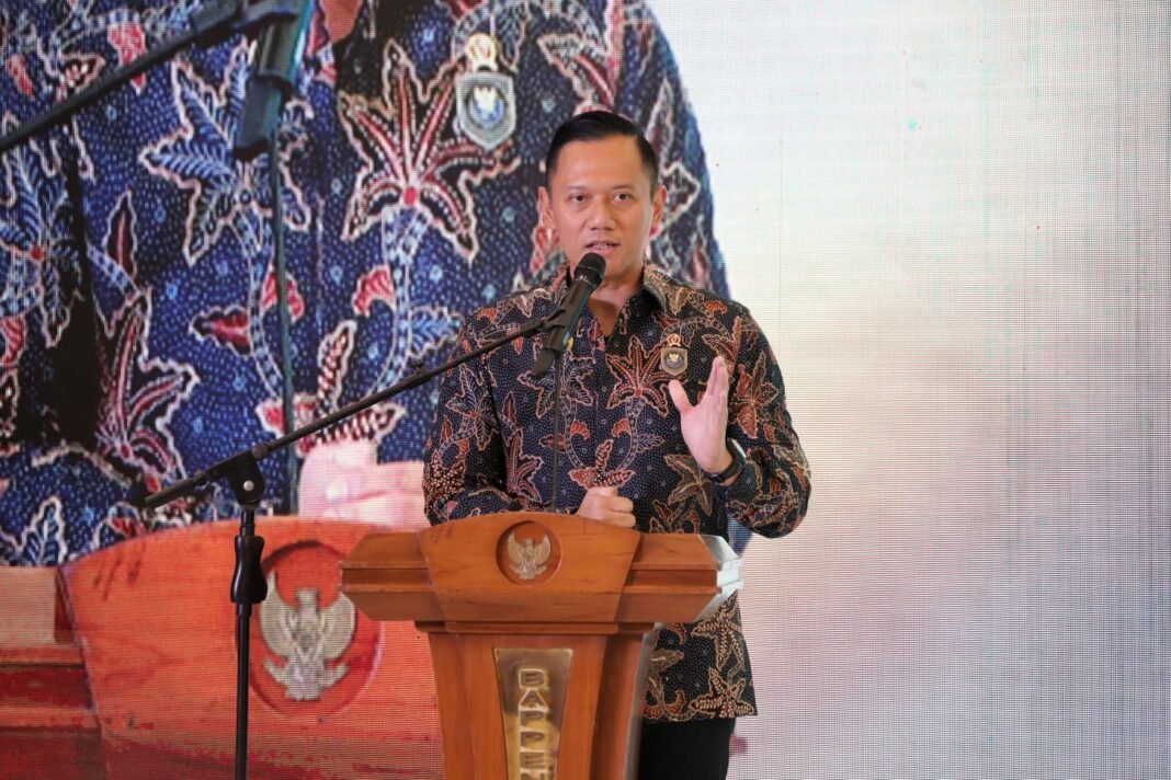 AHY Dorong Tata Ruang Nasional Berbasis Data Akurat Menko AHY sampaikan sambutan di Rakornas IG 2025 di Jakarta