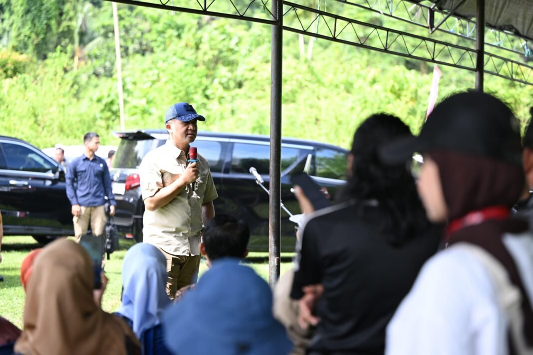 Menteri Transmigrasi Tinjau Desa Transmigran dan Lokasi Kampus Patriot di Mamuju Menteri Transmigrasi kunjungi warga transmigran di Mamuju Sulawesi Barat