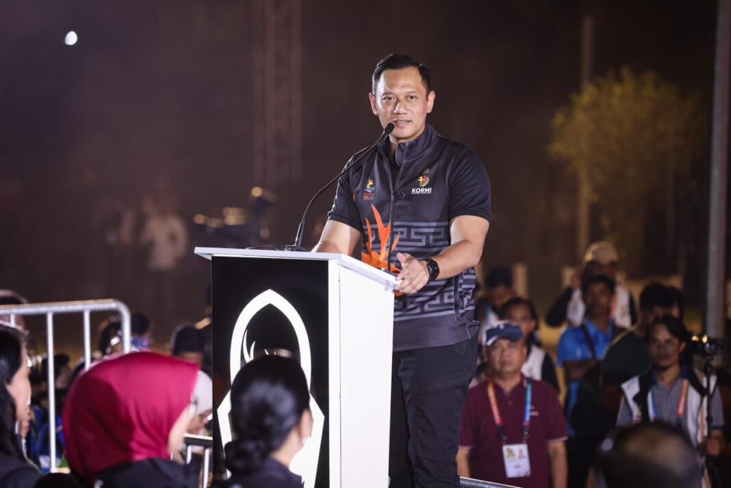 Pembukaan FORNAS VIII oleh Menko AHY di Mataram Menko AHY membuka FORNAS VIII di Mataram, NTB