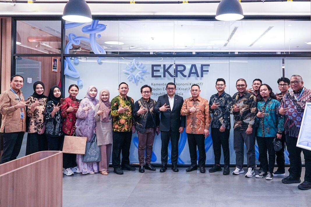 Audiensi antara Menteri Ekraf dan Bupati Pati membahas pengembangan sektor ekonomi kreatif di Pati.