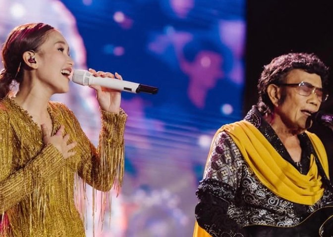 Ayu Ting Ting dan Rhoma Irama Ayu Ting Ting dan Rhoma Irama