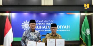 Penandatanganan MoU antara Kementerian PU dan Muhammadiyah untuk pembangunan sarana pendidikan dan sosial.