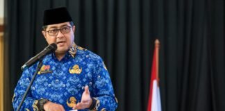 Menteri Ekonomi Kreatif Teuku Riefky Harsya mengukuhkan pengurus KORPRI Kementerian Ekraf 2025–2030.