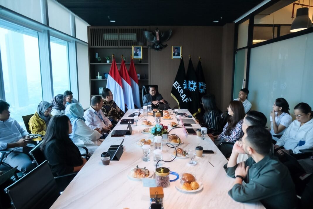 Teuku Riefky Harsya terima audiensi Pop Mart, bahas kolaborasi pengembangan IP lokal.