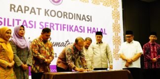 Wakil Kepala BPJPH Tekankan Pentingnya Sinergi Pusat dan Daerah untuk Ekosistem Halal yang Berkelanjutan Penandatanganan Komitmen Sertifikasi Halal UMK Sumatera Utara