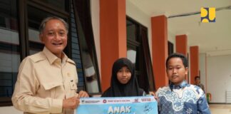 Menteri PU, Dody Hanggodo memeriksa fasilitas Sekolah Rakyat Politeknik Kota Malang.