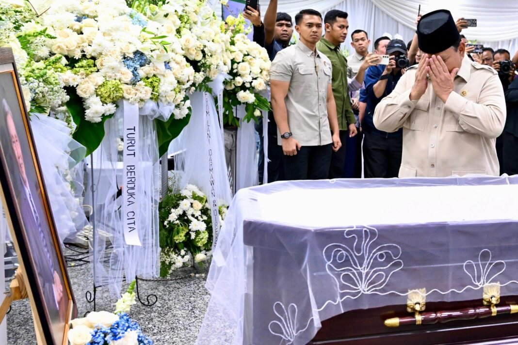 Presiden Prabowo Melayat Kwik Kian Gie di Rumah Duka