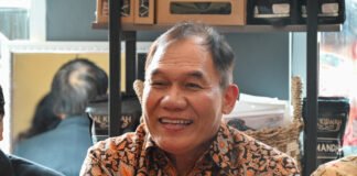 Anggota Komisi VII DPR RI Bambang Haryo Soekartono menegaskan ekonomi kreatif bisa jadi identitas bangsa dan penopang UMKM, tapi anggaran pemerintah dinilai masih minim.