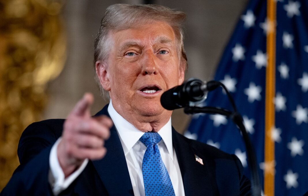 Donald Trump cari dana darurat untuk membayar gaji FBI dan petugas militer di tengah shutdown pemerintah AS yang telah berlangsung tiga pekan.