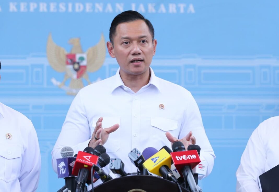 AHY laporkan Giant Sea Wall ke Presiden Prabowo Pasca Tragedi Ponpes Sidoarjo, Menko AHY Minta Penertiban SOP Konstruksi Bangunan Publik