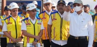 Pembangunan Tanggul Laut yang terintegrasi dengan Jalan Tol Semarang-Demak di Seksi 1 Kaligawe-Sayung.