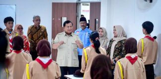 Prabowo Subianto meninjau Sekolah Rakyat Margaguna Jakarta Selatan