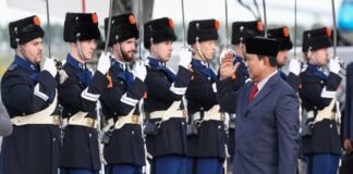 Presiden Prabowo Lanjutkan Lawatan ke Belanda, Bertemu Raja Willem-Alexander dan PM Dick Schoof Presiden RI Prabowo Subianto melanjutkan lawatan ke Amsterdam untuk bertemu Raja Belanda Willem-Alexander dan PM Dick Schoof, perkuat hubungan Indonesia–Belanda.
