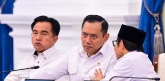 Menko AHY memberikan keterangan pers mengenai langkah pemulihan infrastruktur pasca-unjuk rasa.