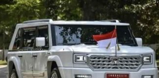 Presiden Prabowo Subianto menargetkan Indonesia memiliki mobil nasional dalam beberapa tahun ke depan. Ia mengandalkan Maung Pindad sebagai simbol kebanggaan buatan anak bangsa dan langkah menuju kemandirian industri otomotif.