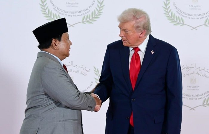 4302WhatsApp_Image_2025-10-14_at_5.28.57_AM Presiden AS Donald Trump memuji Presiden RI Prabowo Subianto dalam KTT ASEAN ke-47 di Kuala Lumpur. Trump menilai Prabowo berperan besar dalam menciptakan babak baru perdamaian di Timur Tengah.