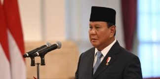 Tiga purnawirawan TNI-Polri bergabung dalam Komite Eksekutif Otsus Papua yang dilantik Presiden Prabowo.