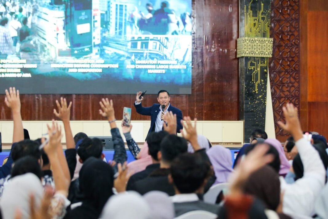 Menko AHY Paparkan Infrastruktur Tangguh dan Berkelanjutan Menko AHY Tekankan Infrastruktur Tangguh dan Ramah Lingkungan untuk Hadapi Bencana