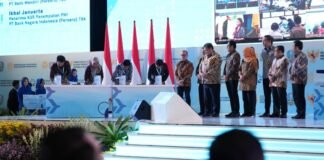 Airlangga Hartarto Saksikan Akad Massal KUR Rp40 Triliun, Dorong UMKM Naik Kelas Airlangga Hartarto Saksikan Akad Massal KUR Rp40 Triliun, Dorong UMKM Naik Kelas