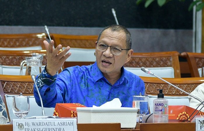 Anggota_Komisi_VIII_DPR_RI_M_Husni_dalam_Rapat_Kerja_Komisi_VIII_DPR_RI_bersama_Menteri_Haji_dan_Umr20251027185245 DPR dan Kementerian Haji mulai bahas biaya haji 2026. BPIH turun Rp1 juta. Pantau update pembahasan dan jadwal pelunasan jemaah lewat Live Update Haji 2026.