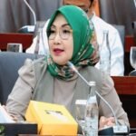 DPR RI Dukung Menkeu Purbaya Hentikan Impor Pakaian Bekas, Industri Tekstil Kembali Bangki Anggota Komisi VI DPR RI Imas Aan Ubudiyah mendukung langkah Menkeu Purbaya Yudhi Sadewa untuk menghentikan impor pakaian bekas dengan blacklist importir. Kebijakan ini dinilai akan menghidupkan kembali industri tekstil nasional.