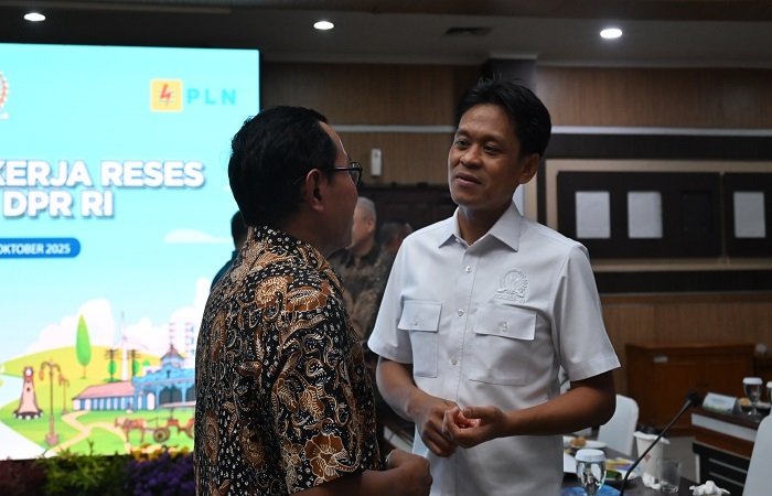Anggota_Komisi_XI_DPR_RI_Didik_Haryadi_saat_Kunjungan_Kerja_Komisi_XI_DPRI_ke_PT_PLN_UP3_Surakarta_d20251004104236 Anggota Komisi XI DPR RI Didik Haryadi menegaskan subsidi listrik PLN harus tepat sasaran agar benar-benar melindungi rakyat kecil.