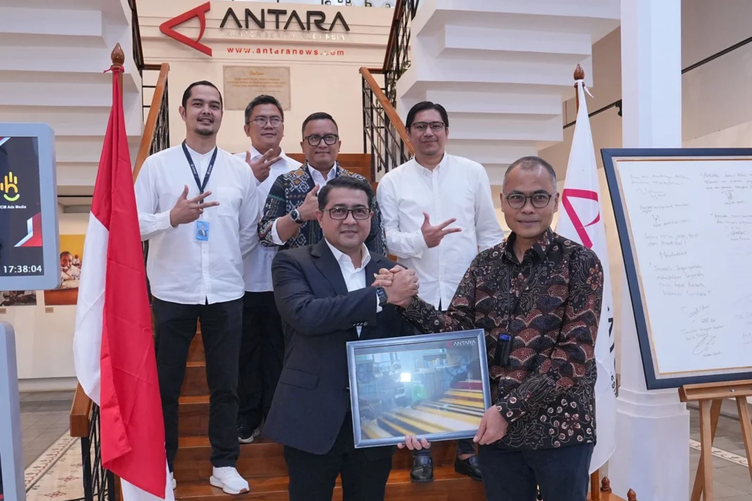 Teuku Riefky Harsya di Program On The Record LKBN Antara Kemenekraf dan LKBN Antara Kolaborasi Perkuat Promosi Ekonomi Kreatif Indonesia