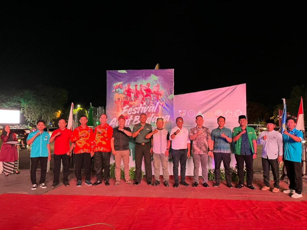 FOTO BERSAMA - Dewan Pengurus Daerah Komite Nasional Pemuda Indonesia (DPD KNPI) Kota Pontianak berkolaborasi dengan GP Ansor Kota Pontianak Dewan Pengurus Daerah Komite Nasional Pemuda Indonesia (DPD KNPI) Kota Pontianak berkolaborasi dengan GP Ansor Kota Pontianak