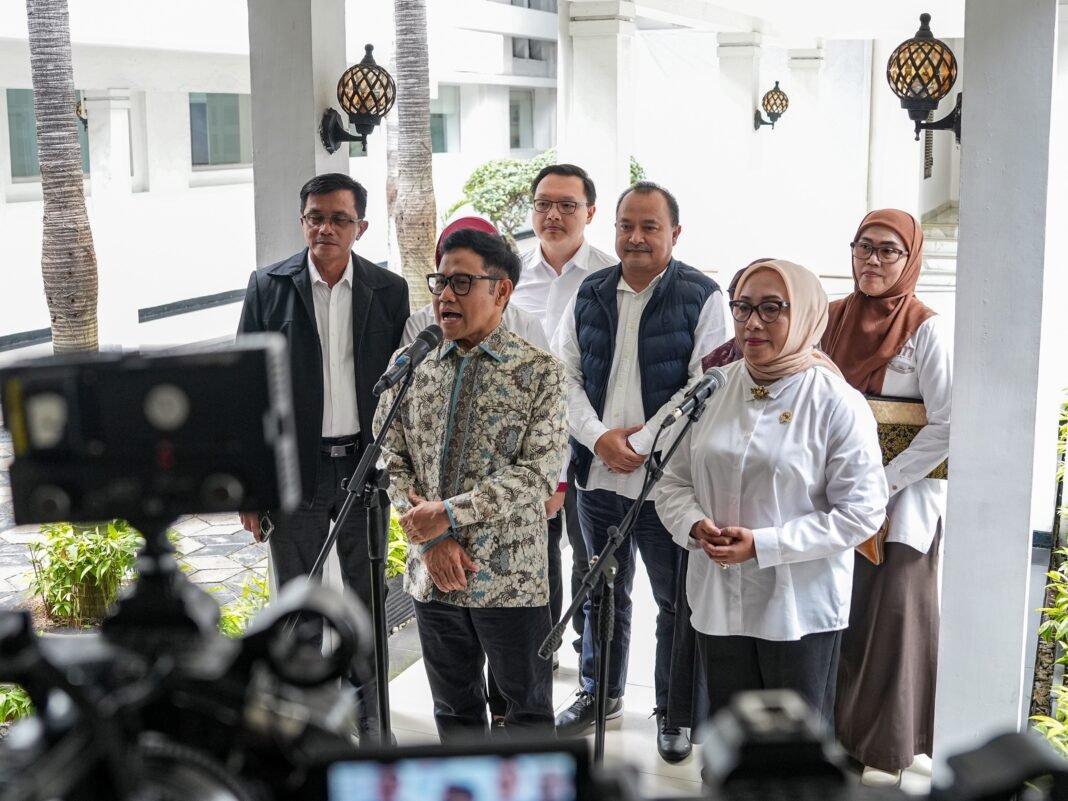 Menko Muhaimin Bahas Program Pasar Seribu Satu Malam untuk UMKM Lewat Program “Pasar Seribu Satu Malam”, Pemerintah Hadirkan 1.001 Pusat UMKM di Seluruh Indonesia