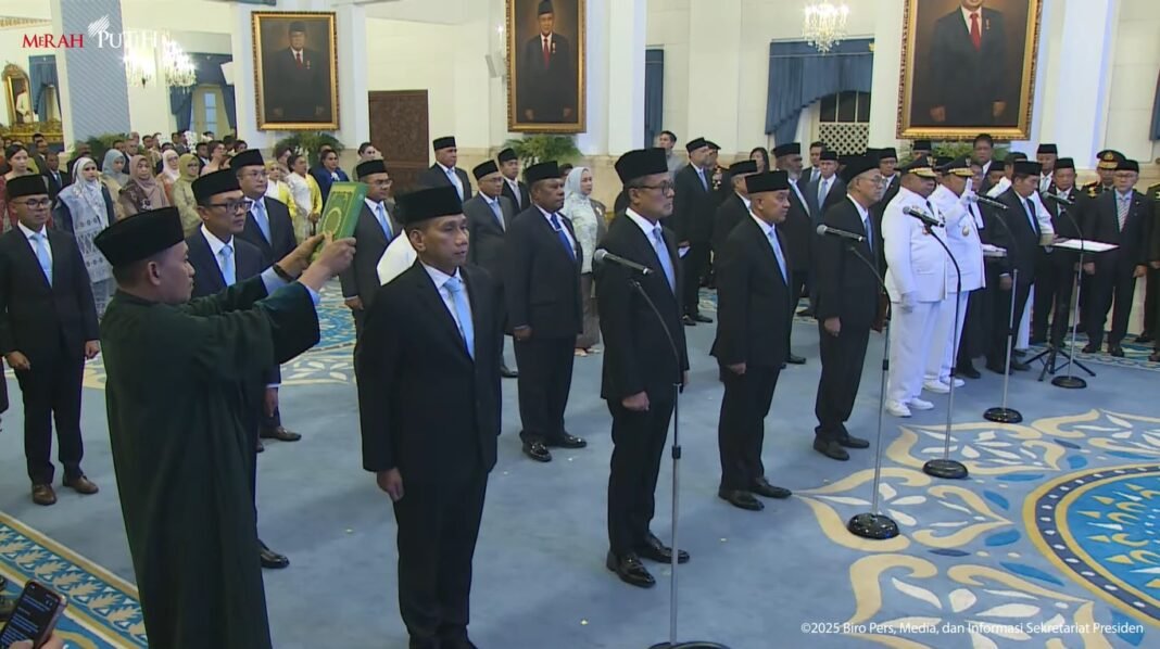 Prabowo Subianto Lantik 25 Pejabat di Istana Negara