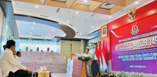 Presiden Prabowo Subianto meminta aparat penegak hukum berhenti mencari-cari perkara terhadap rakyat kecil. Ia menegaskan hukum harus berpihak pada keadilan dan kemanusiaan.