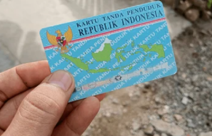 Screenshot 2025-10-25 192700 Media sosial dihebohkan oleh kabar warga Israel bernama Aron Geller memiliki KTP Indonesia asal Cianjur. Dukcapil memastikan dokumen itu palsu setelah melakukan pengecekan sistem kependudukan nasional.