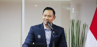 Menko Bidang Infrastruktur dan Pembangunan Kewilayahan Agus Harimurti Yudhoyono (AHY) menjajaki kerja sama strategis dengan Rusia dalam pengembangan teknologi maritim modern seperti kapal hovercraft, hydrofoil, dan kapal penangkap ikan ramah lingkungan untuk memperkuat industri kapal nasional.