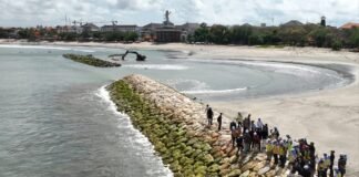 AHY Tinjau Proyek Breakwater Kuta, Jaga Alam dan Pariwisata Bali