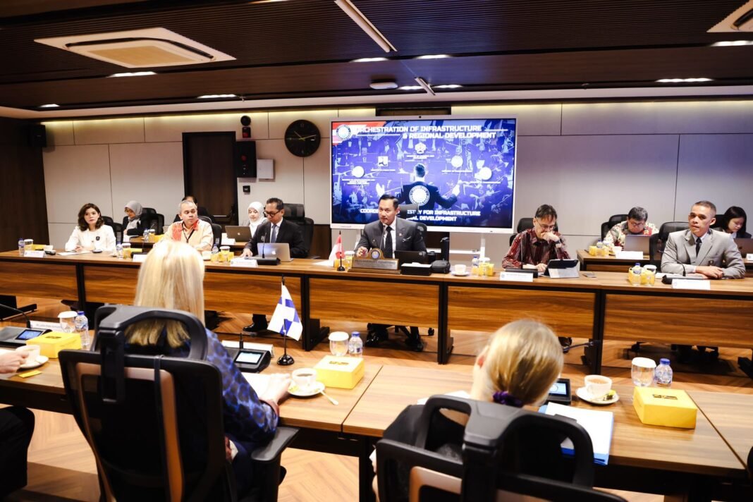 Pertemuan AHY dan Menlu Finlandia Bahas Kolaborasi Infrastruktur Berkelanjutan Menko AHY dan Menlu Finlandia Bahas Penguatan Kolaborasi Strategis Antarnegara