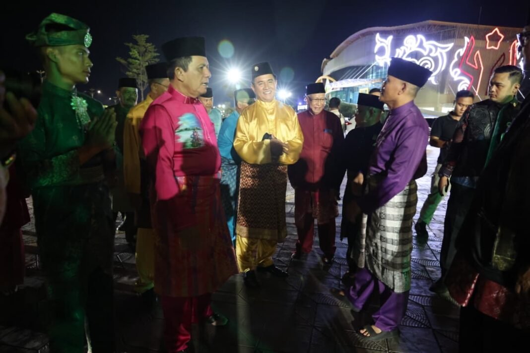Buka Festival Sastra Internasional Gunung Bintan 2025 Buka FSIGB 2025, Menko Yusril: Kepri Adalah Motor Kesusastraan Melayu dan Indonesia