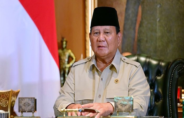 presidenri.go.id-25102025133937-68fc70a9f1b523.31883980 Presiden Prabowo Subianto tengah menyiapkan Perpres untuk mengatur tarif dasar, perlindungan hukum, dan kesejahteraan pengemudi ojek online. Pemerintah libatkan aplikator dan mitra agar aturan relevan dan cepat diterapkan.