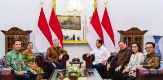 Pemerintahan Prabowo Subianto menegaskan komitmen aksesi ke OECD sebagai langkah memperkuat posisi Indonesia di ekonomi global, mendorong transparansi, reformasi, dan keberlanjutan ekonomi.