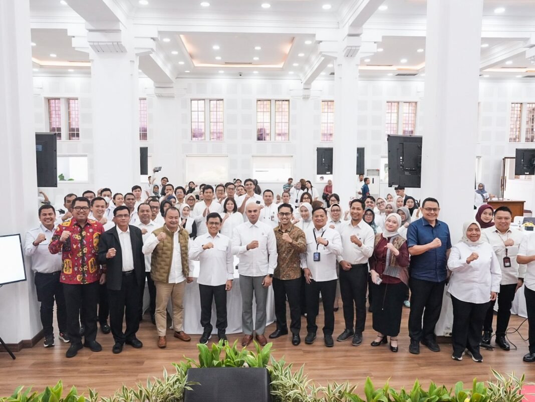 Menko PM Muhaimin Dorong Pekerja Informal Naik Kelas Jadi Pekerja Formal