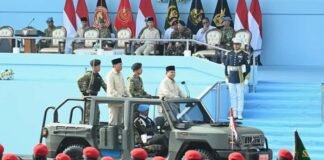 Indonesia menyiapkan 20 ribu prajurit TNI untuk dikirim sebagai pasukan perdamaian di Gaza. Menhan Sjafrie mengungkap dua opsi penugasan: di bawah PBB atau organisasi internasional yang diinisiasi AS.
