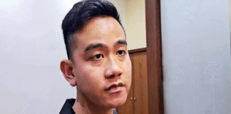 Wapres Gibran Sebut Soeharto Layak Dapat Gelar Pahlawan Nasional Wapres Gibran Rakabuming Raka menilai Soeharto dan Gus Dur memiliki kontribusi besar bagi Indonesia. Soeharto berjasa dalam pembangunan dan pengentasan kemiskinan, sementara Gus Dur dikenal memperjuangkan toleransi dan hak asasi manusia.