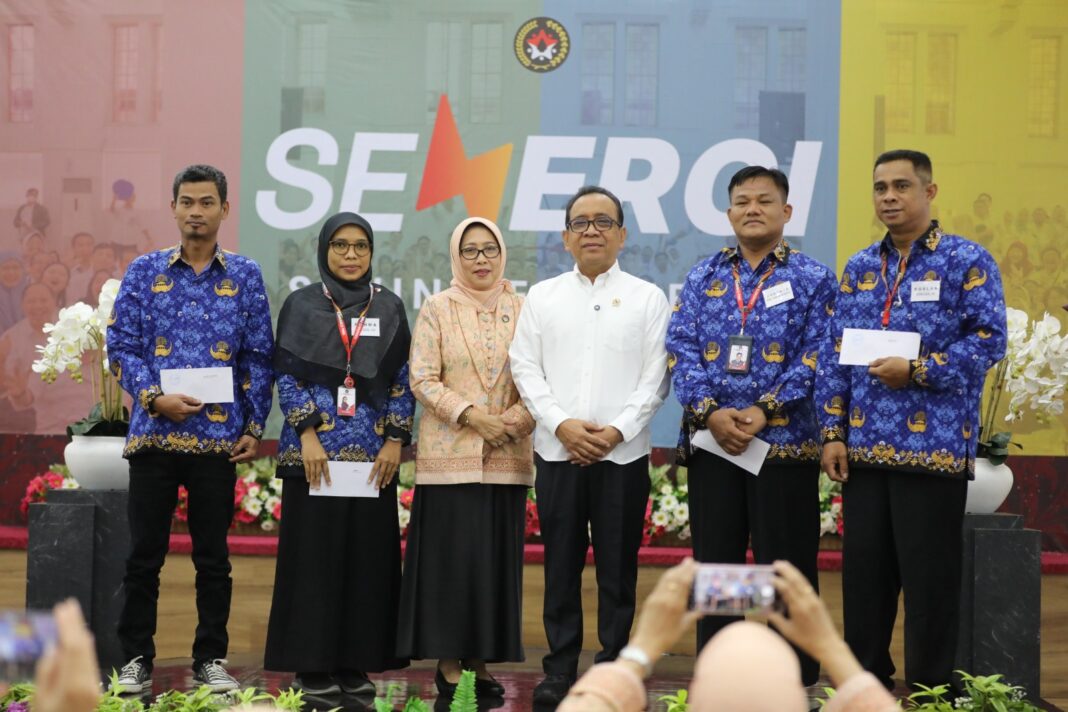 Menko Pratikno Ajak Keluarga Besar Kemenko PMK Perkuat Budaya Peduli