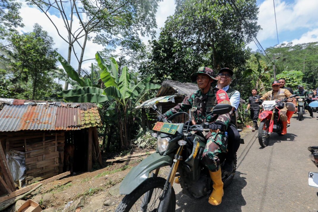 Menko PMK Pratikno Tinjau Penanganan Longsor Banjarnegara, 26 Korban Masih Dicari